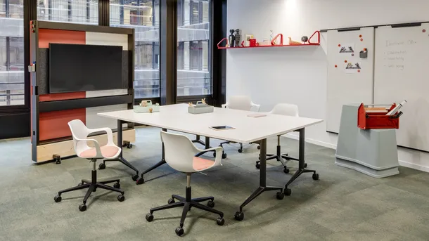 Scrivania Operativa pieghevole MedaMorph Folding Table di Vitra