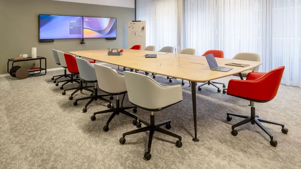 Seduta Operativa in tessuto imbottito Softshell Chair di Vitra